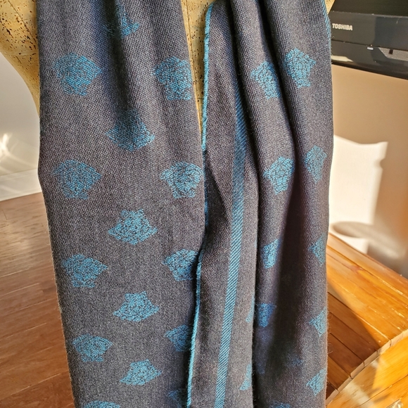 Versace Scarf - Picture 11 of 12